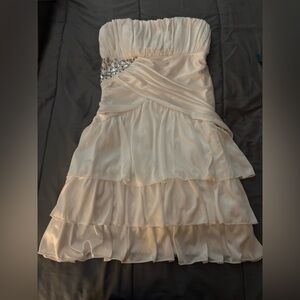 Elegant white party strapless dress